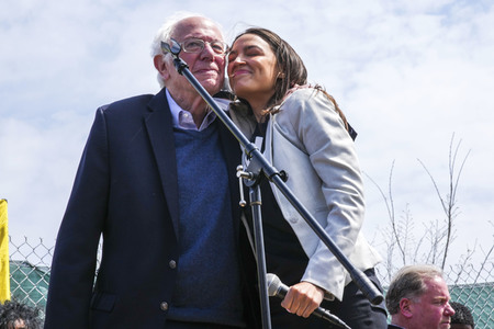 Bernie Sanders besucht Amazon-Gewerkschafter in New York