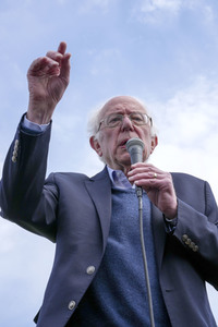 Bernie Sanders besucht Amazon-Gewerkschafter in New York