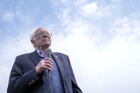 Bernie Sanders besucht Amazon-Gewerkschafter in New York