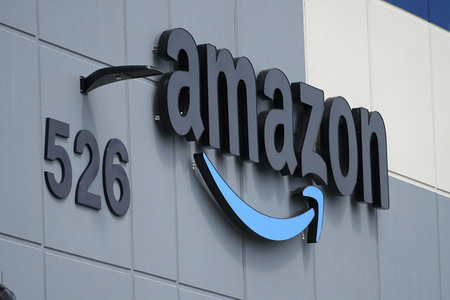 Bernie Sanders besucht Amazon-Gewerkschafter in New York