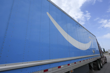 Bernie Sanders besucht Amazon-Gewerkschafter in New York