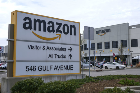 Bernie Sanders besucht Amazon-Gewerkschafter in New York