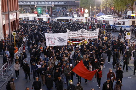 Revolutionäre 1. Mai Demo in Berlin
