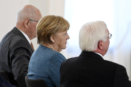Verleihung des Verdienstkreuzes 1. Klasse an Ulrich Matthes in Berlin