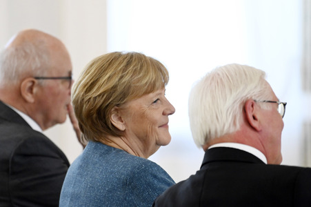 Verleihung des Verdienstkreuzes 1. Klasse an Ulrich Matthes in Berlin