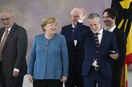 Verleihung des Verdienstkreuzes 1. Klasse an Ulrich Matthes in Berlin