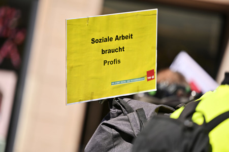 Warnstreik von Beschäftigten in Sozial- und Erziehungsberufen in Nürnberg