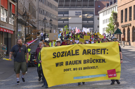 Warnstreik von Beschäftigten in Sozial- und Erziehungsberufen in Nürnberg