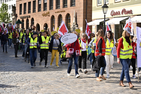 Warnstreik von Beschäftigten in Sozial- und Erziehungsberufen in Nürnberg