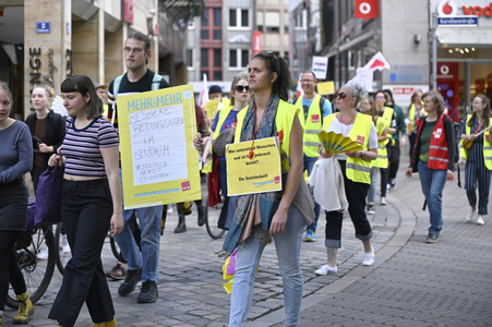 Warnstreik von Beschäftigten in Sozial- und Erziehungsberufen in Nürnberg