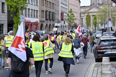 Warnstreik von Beschäftigten in Sozial- und Erziehungsberufen in Nürnberg