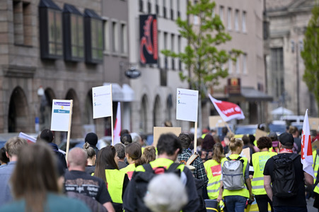 Warnstreik von Beschäftigten in Sozial- und Erziehungsberufen in Nürnberg
