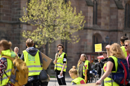 Warnstreik von Beschäftigten in Sozial- und Erziehungsberufen in Nürnberg
