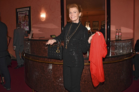 Theaterpremiere 'Das Brautkleid' in München
