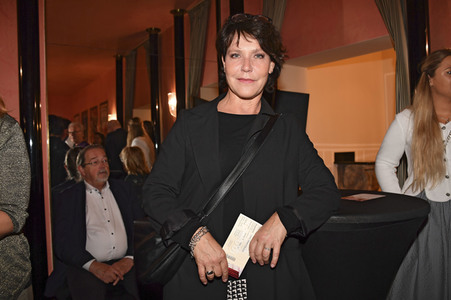 Theaterpremiere 'Das Brautkleid' in München