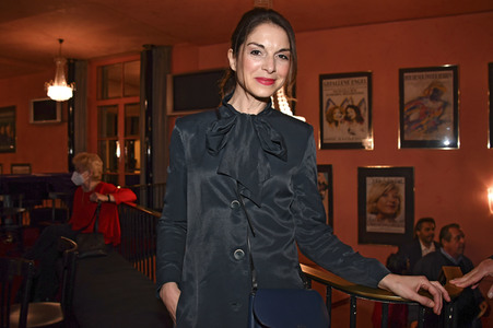 Theaterpremiere 'Das Brautkleid' in München