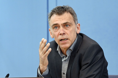 Bundespressekonferenz Erste Ergebnisse des Nationalen Diskriminierungs- und Rassismusmonitors in Berlin