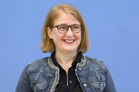 Bundespressekonferenz Erste Ergebnisse des Nationalen Diskriminierungs- und Rassismusmonitors in Berlin