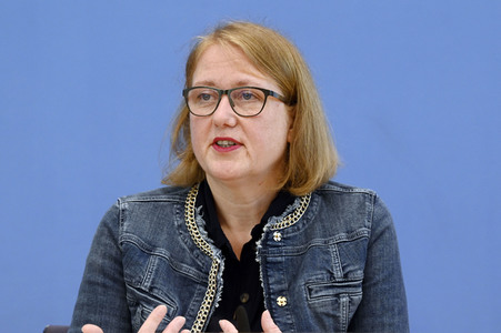 Bundespressekonferenz Erste Ergebnisse des Nationalen Diskriminierungs- und Rassismusmonitors in Berlin