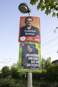 Wahlplakate zur NRW-Wahl in Bonn