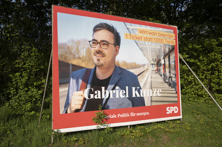 Wahlplakate zur NRW-Wahl in Bonn