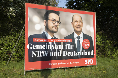 Wahlplakate zur NRW-Wahl in Bonn