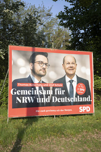 Wahlplakate zur NRW-Wahl in Bonn