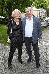 Theaterpremiere 'Monsieur Claude und seine Töchter - Teil 2' in Berlin