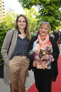 Theaterpremiere 'Monsieur Claude und seine Töchter - Teil 2' in Berlin