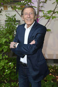 Theaterpremiere 'Monsieur Claude und seine Töchter - Teil 2' in Berlin