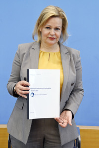 Bundespressekonferenz Vorstellung des Jahresberichts Fallzahlen politisch motivierter Kriminalität in Berlin