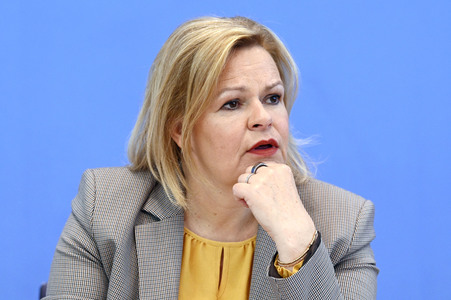 Bundespressekonferenz Vorstellung des Jahresberichts Fallzahlen politisch motivierter Kriminalität in Berlin