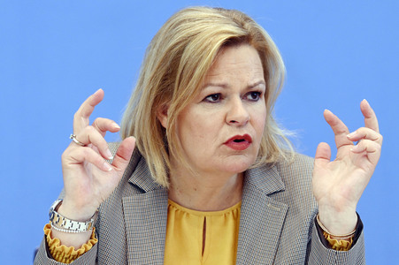Bundespressekonferenz Vorstellung des Jahresberichts Fallzahlen politisch motivierter Kriminalität in Berlin