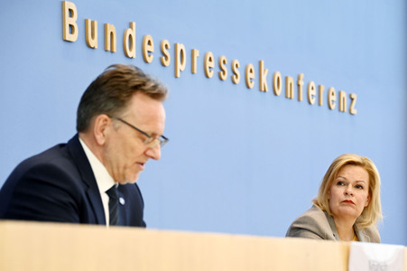 Bundespressekonferenz Vorstellung des Jahresberichts Fallzahlen politisch motivierter Kriminalität in Berlin