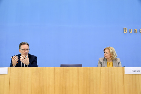 Bundespressekonferenz Vorstellung des Jahresberichts Fallzahlen politisch motivierter Kriminalität in Berlin