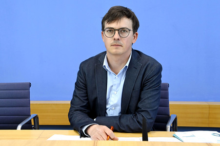 Bundespressekonferenz Jahresbilanz rechte Gewalt 2021 und Coronaleugner-Gewalt in Berlin