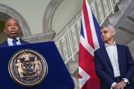 Sadiq Khan zu Gast im Rathaus von New York