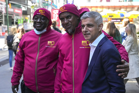 Sadiq Khan auf dem Times Square in New York