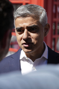 Sadiq Khan auf dem Times Square in New York
