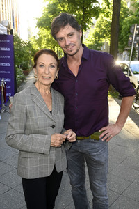 Opening von Survivors Home in Berlin