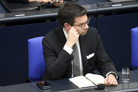 33. Sitzung des Deutschen Bundestages in Berlin