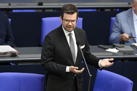 33. Sitzung des Deutschen Bundestages in Berlin