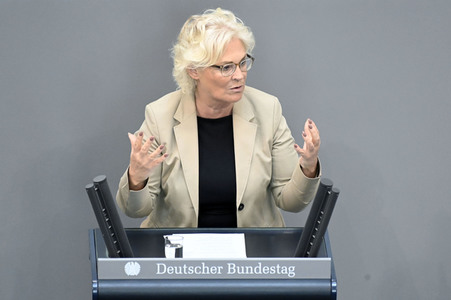 33. Sitzung des Deutschen Bundestages in Berlin