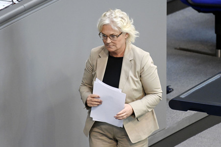 33. Sitzung des Deutschen Bundestages in Berlin