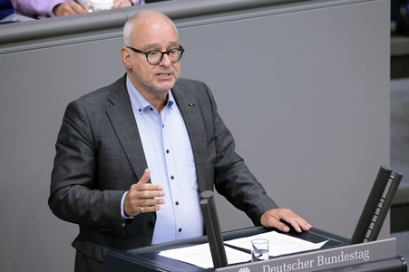 35. Sitzung des Deutschen Bundestages in Berlin