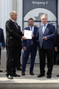 Robert Habeck in Leuna