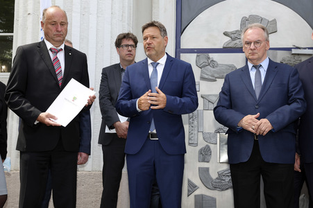 Robert Habeck in Leuna