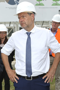 Robert Habeck in Leuna