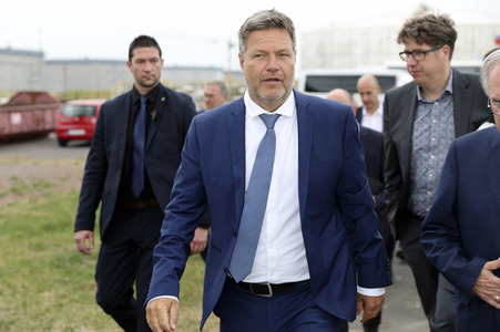 Robert Habeck in Leuna