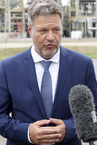Robert Habeck in Leuna